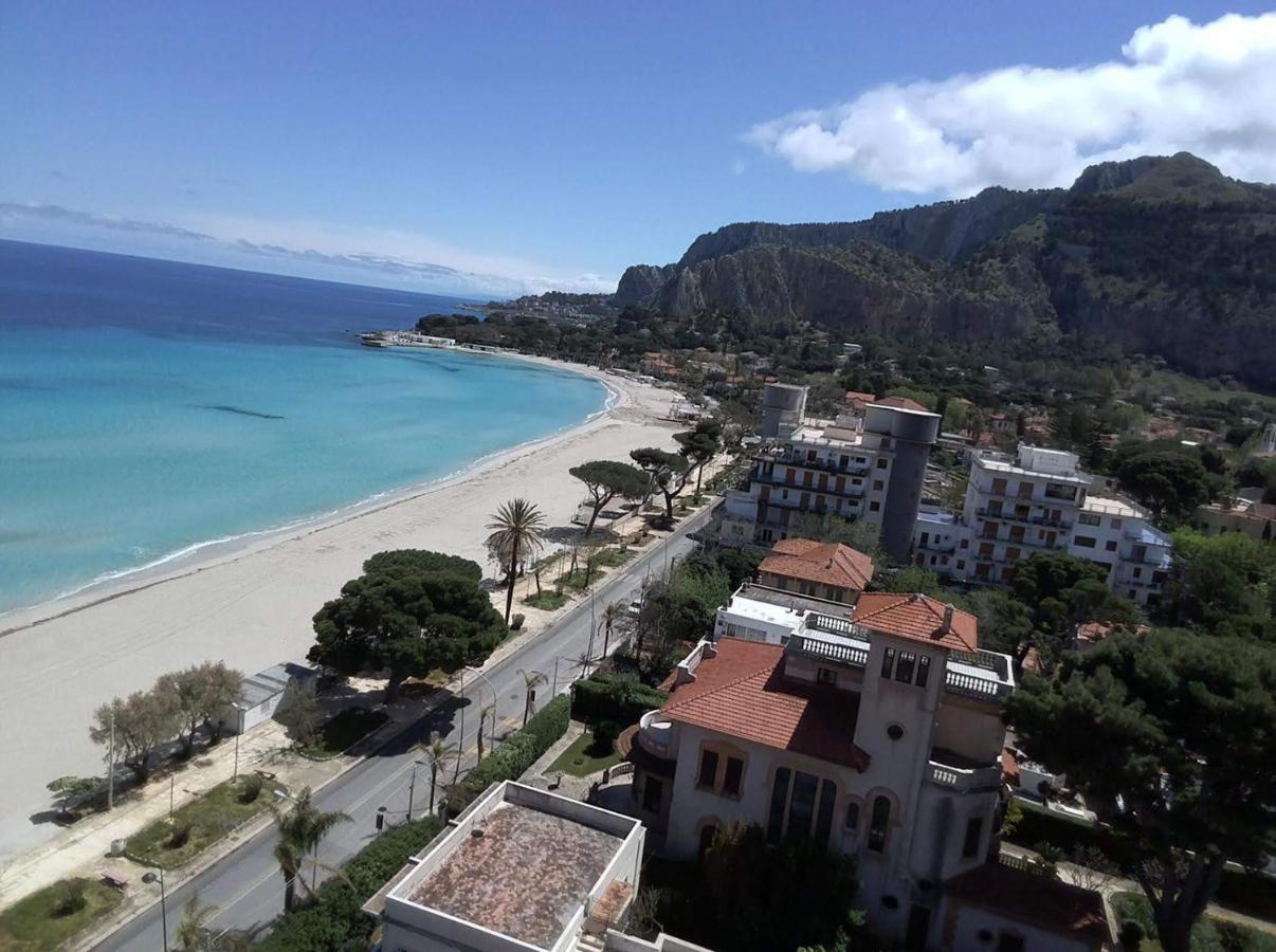 Villa Azzurra Beachfront Mondello - ปาแลร์โม ภายนอก รูปภาพ