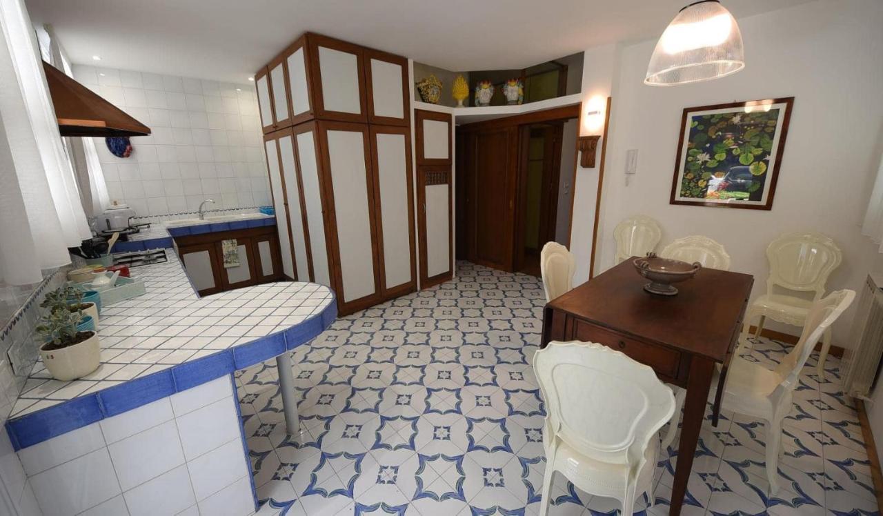 Villa Azzurra Beachfront Mondello - ปาแลร์โม ภายนอก รูปภาพ